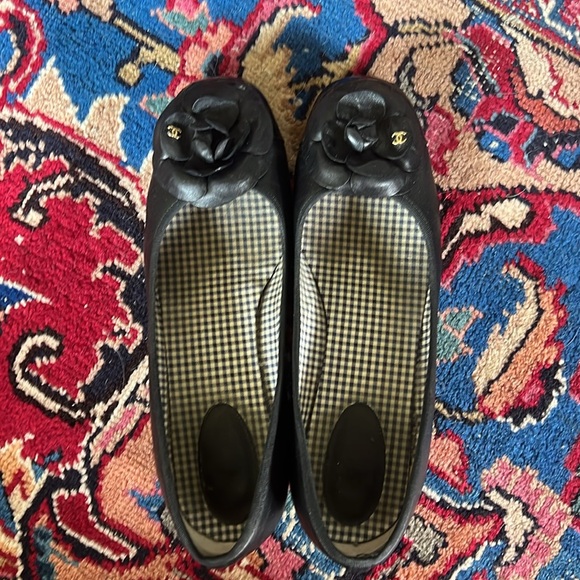 CHANEL Camellia Flower Block Heel Pumps 9.5 - Picture 5 of 12